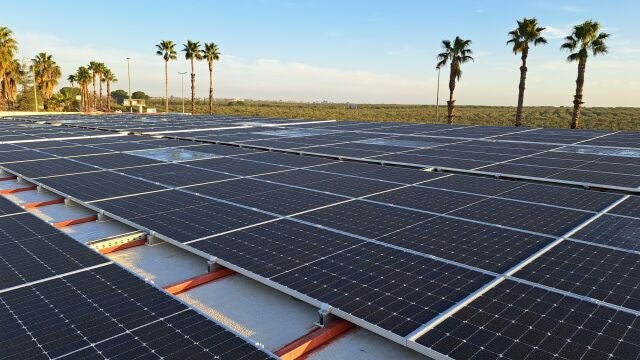 Iberdrola cuenta con 38 comunidades solares en Sevilla para acercar el autoconsumo a 2.300 familias