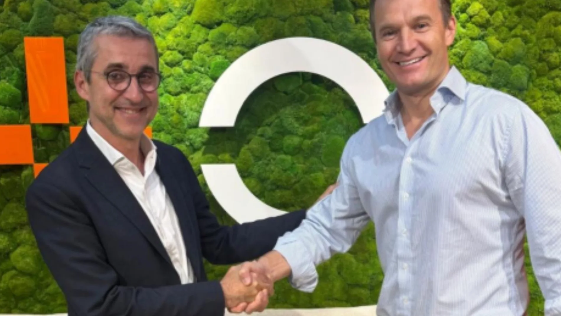 Laurent Martinez junto al consejero delegado de Masorange, Meinrad Spenger