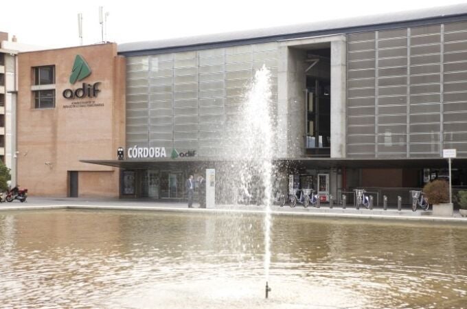 La estación de tren de Córdoba pasará a llamarse Julio Anguita por su "contribución" a la democracia