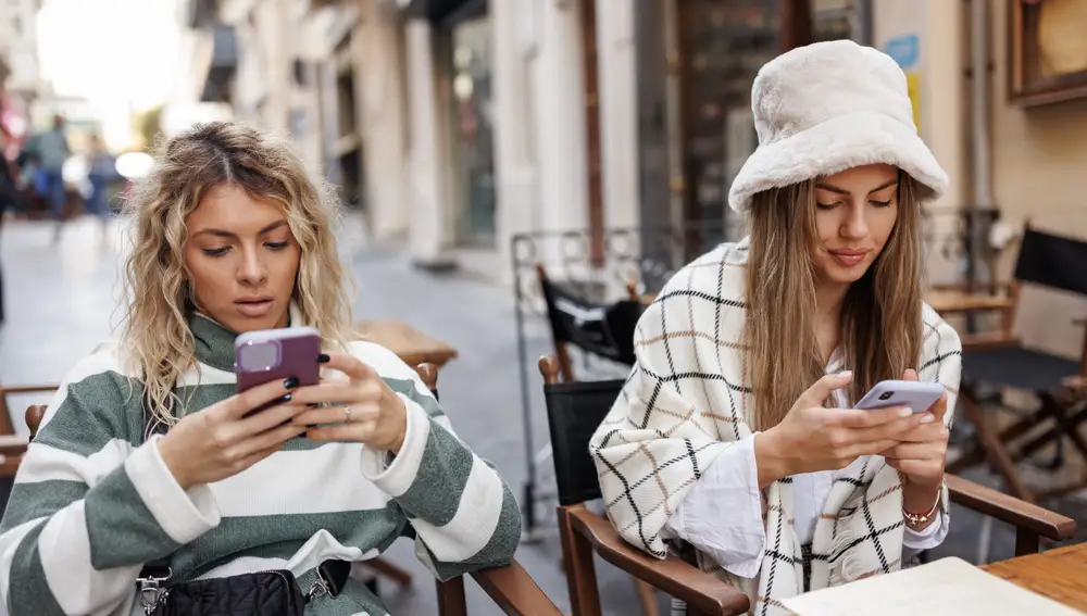 La adicción a las redes sociales existe y estos son los síntomas más comunes