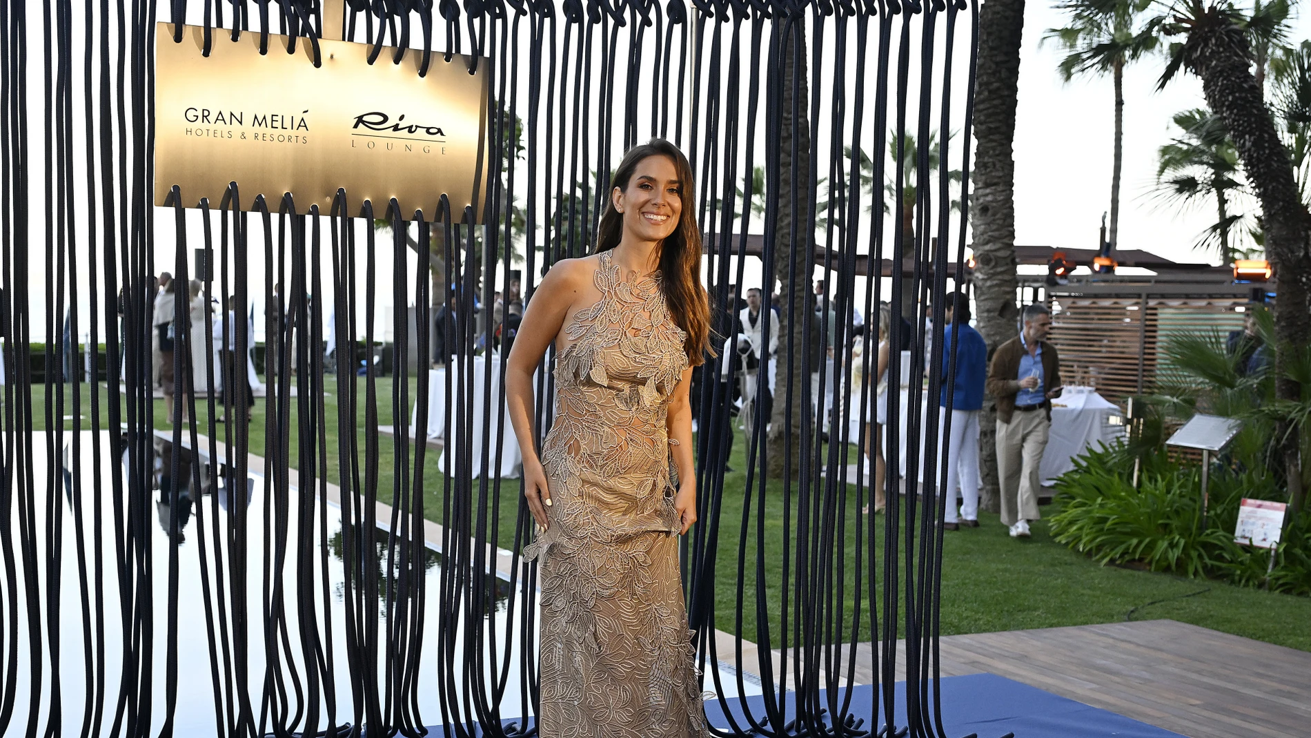 El look de María Pombo en Mallorca.