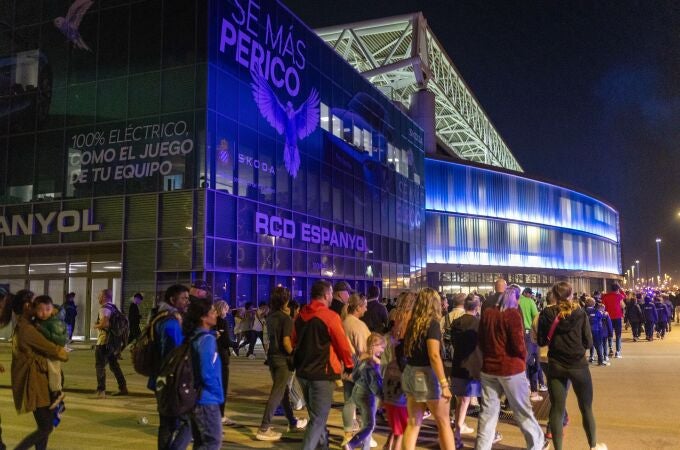 Detenida la conductora del vehículo del atropello accidental en el exterior del RCDE Stadium