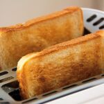 ¿Cuál es el pan de molde más saludable de los supermercados? La OCU responde