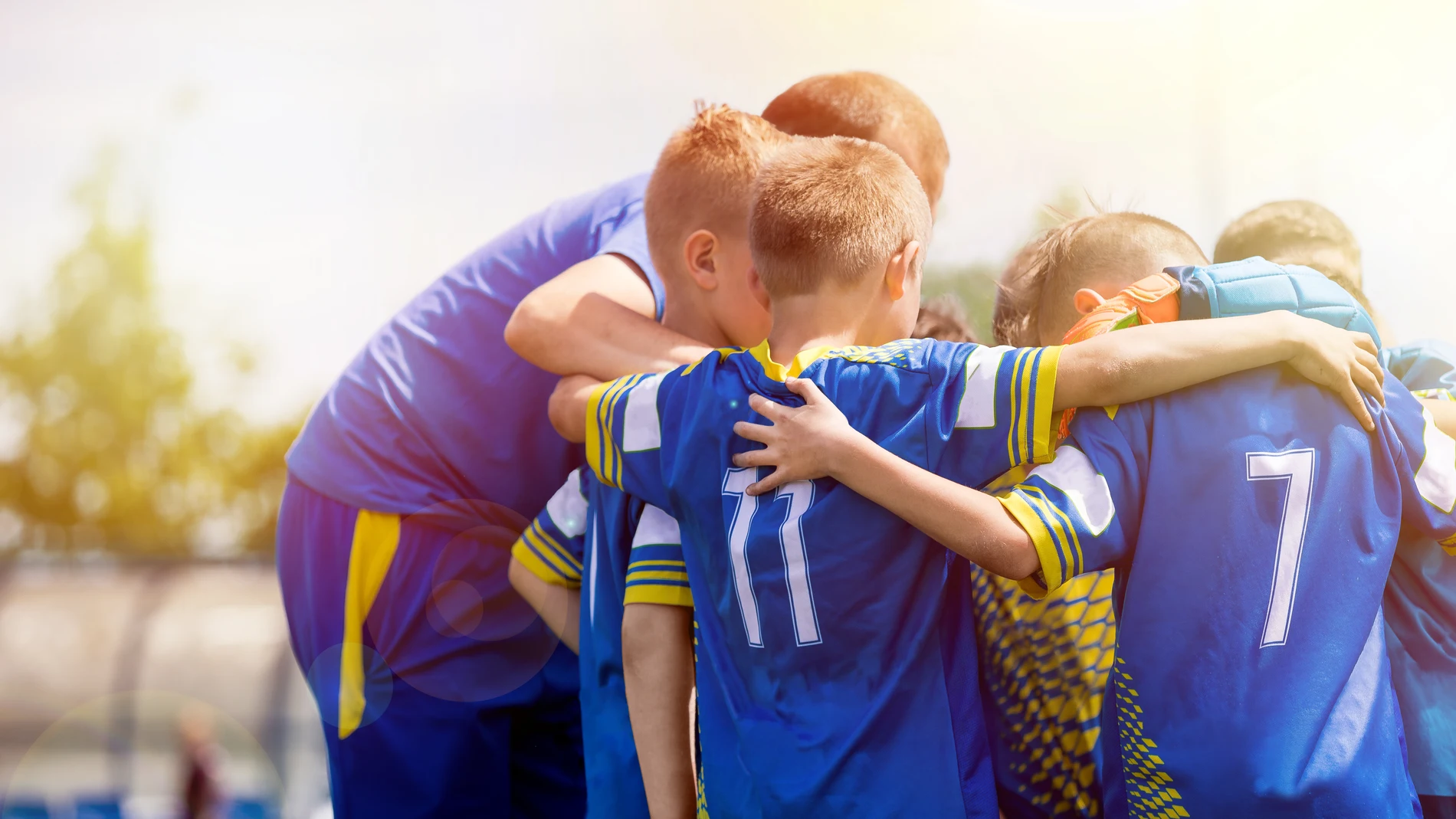 La práctica de deporte mejora no solo el desarrollo físico de los menores, sino también sus habilidades sociales y emocionales