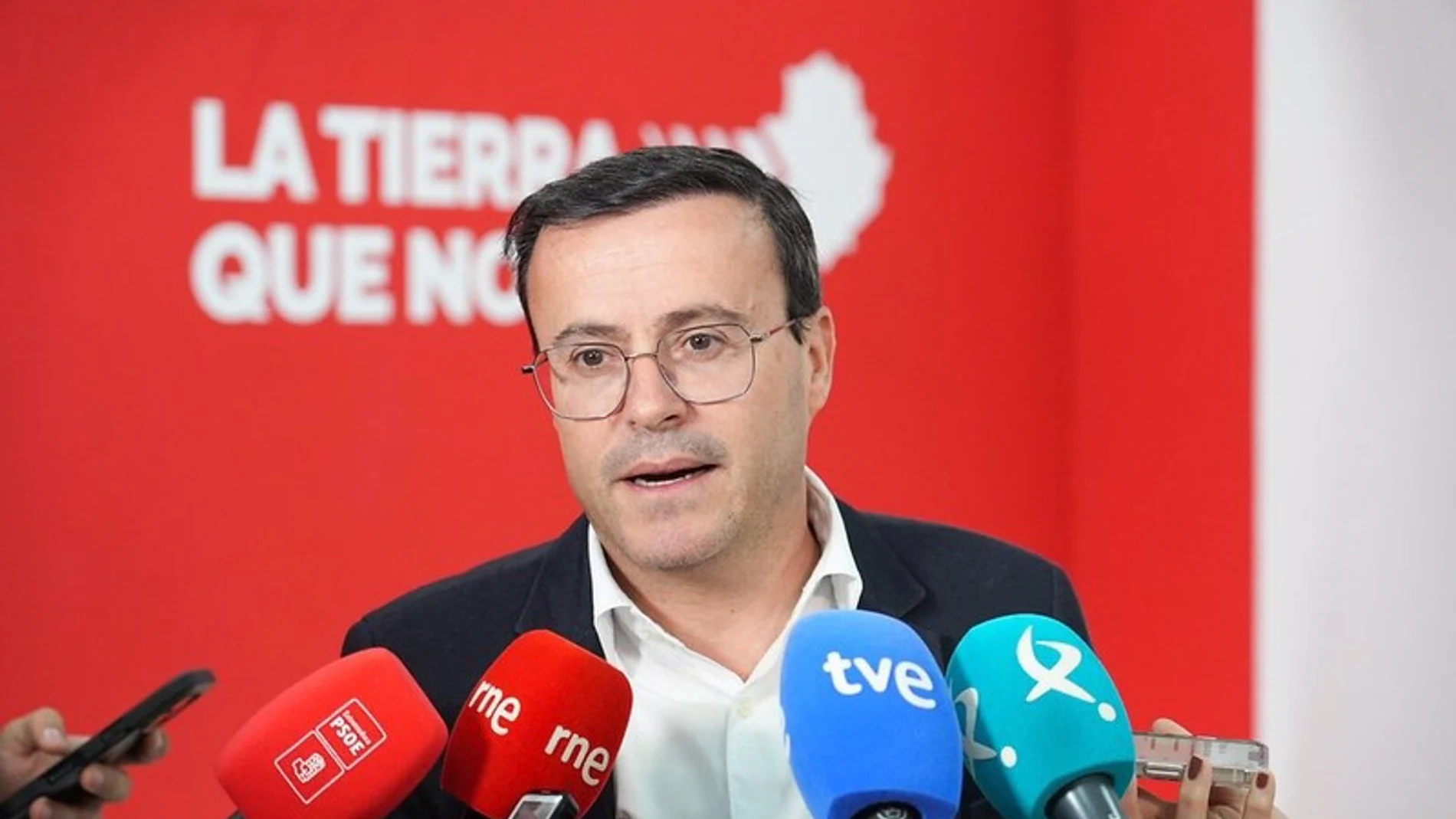 Miguel Ángel Gallardo recogió este miércoles su credencial como diputado en la Asamblea de Extremadura y ya es aforado