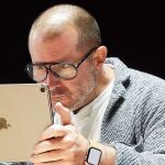 El ex-diseñador estrella de Apple se pasa a la IA: OpenAI compra la empresa de Jony Ive por 6.500 millones de dólares