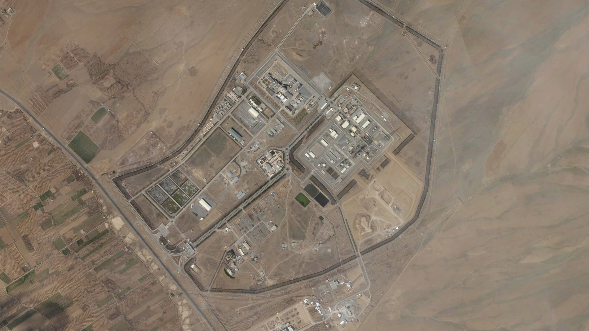 Imagen de satélite de la central iraní nuclear de Arak Imagen de satélite de la central iraní nuclear de Arak