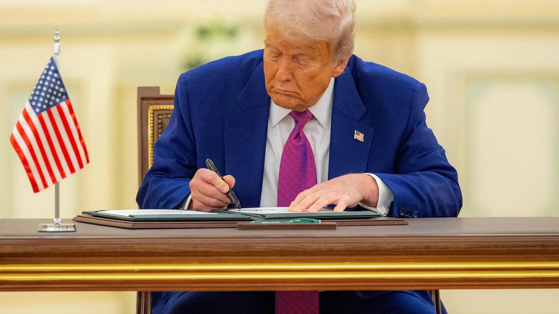 El presidente de EE UU, Donald Trump, se apuntó este jueves una victoria legislativa