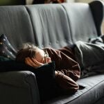 El método danés que potencia la liberación de melatonina y mejora el sueño (incluso en verano)