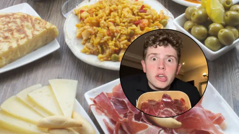 Un estadounidense desata la polémica por su opinión sobre el jamón ibérico: "Huele a comida de..."