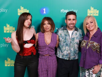 Inés Hernand, María Patiño, Aitor Albizua y Belén Esteban, presentadores de "La familia de la tele"