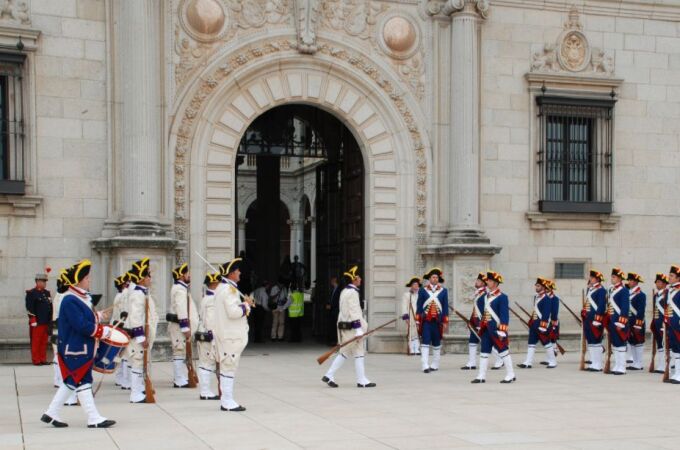 El Alcázar de Toledo acoge este sábado un acto de relevo de la guardia y arriado de bandera