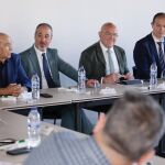 El alcalde de Valladolid, Jesús Julio Carnero, preside la Mesa Municipal de la Automoción