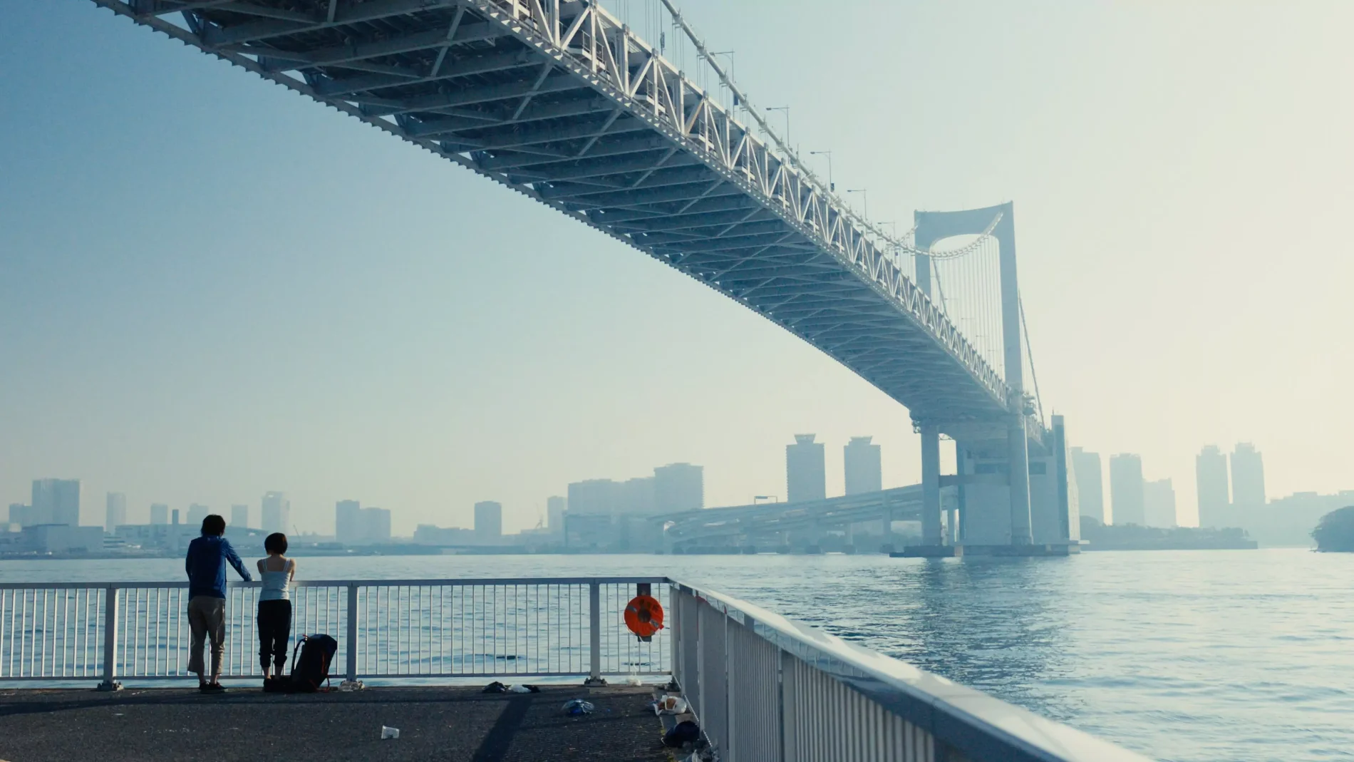 El puente Rainbow, en Tokio, la ciudad donde se desarrolla la serie