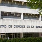 Tres candidatos se disputan el decanato de la Facultad de Ciencias de la Información de la UCM este jueves