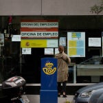 Los trabajadores que cobren menos de 1.350 euros podrán compatibilizar el paro con su sueldo