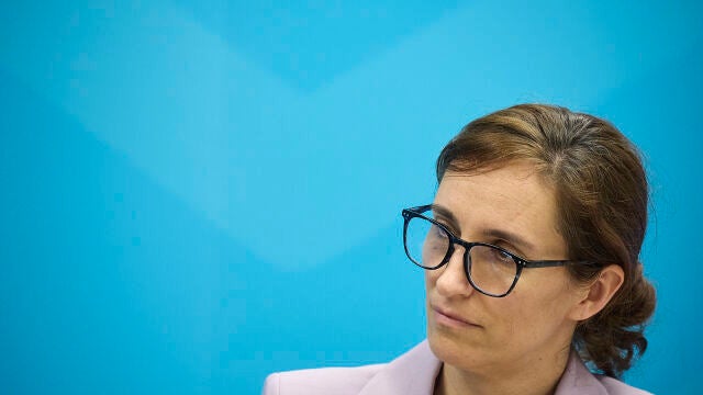 Mónica García y Bustinduy informan sobre el real decreto para garantizar una alimentación saludable en hospitales y en residencias 