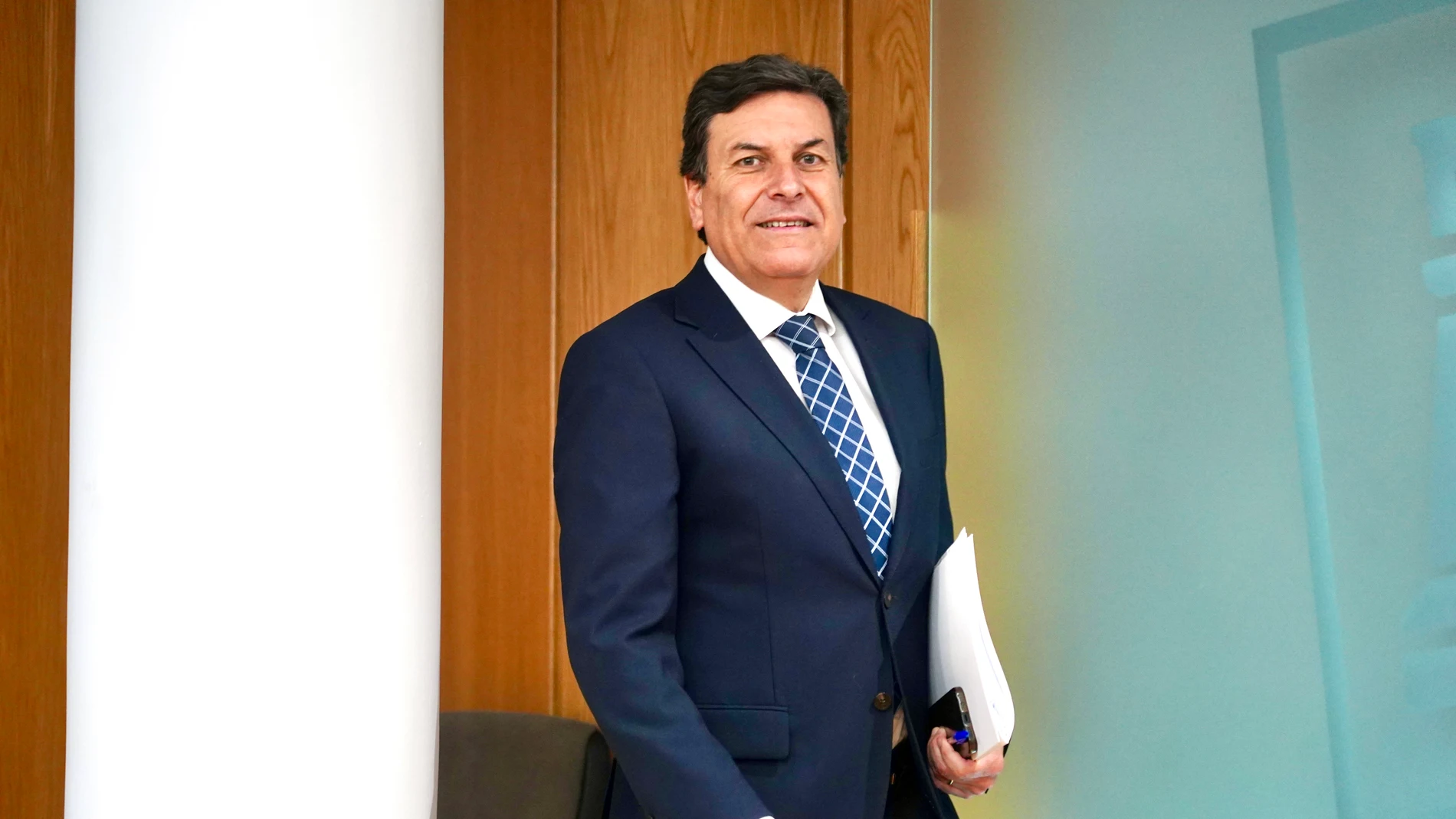 El portavoz de la Junta, carlos Fernández Carriedo, a su llegada a la rueda de prensa posterior al Consejo de Gobierno