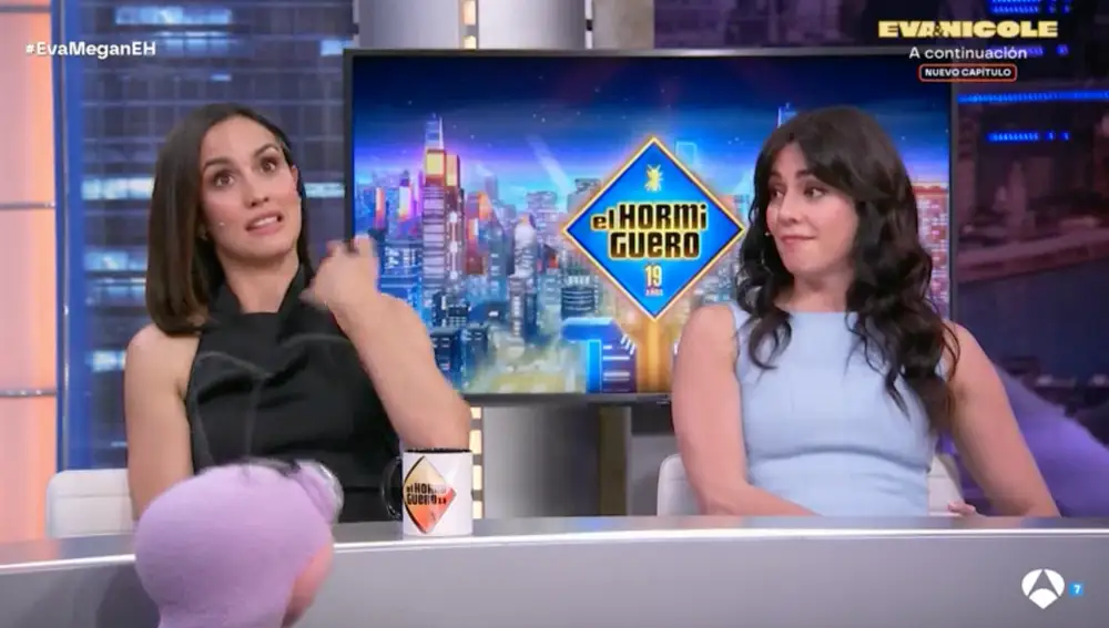 Captura de Megan Montaner y Eva Ugarte en 'El Hormiguero'