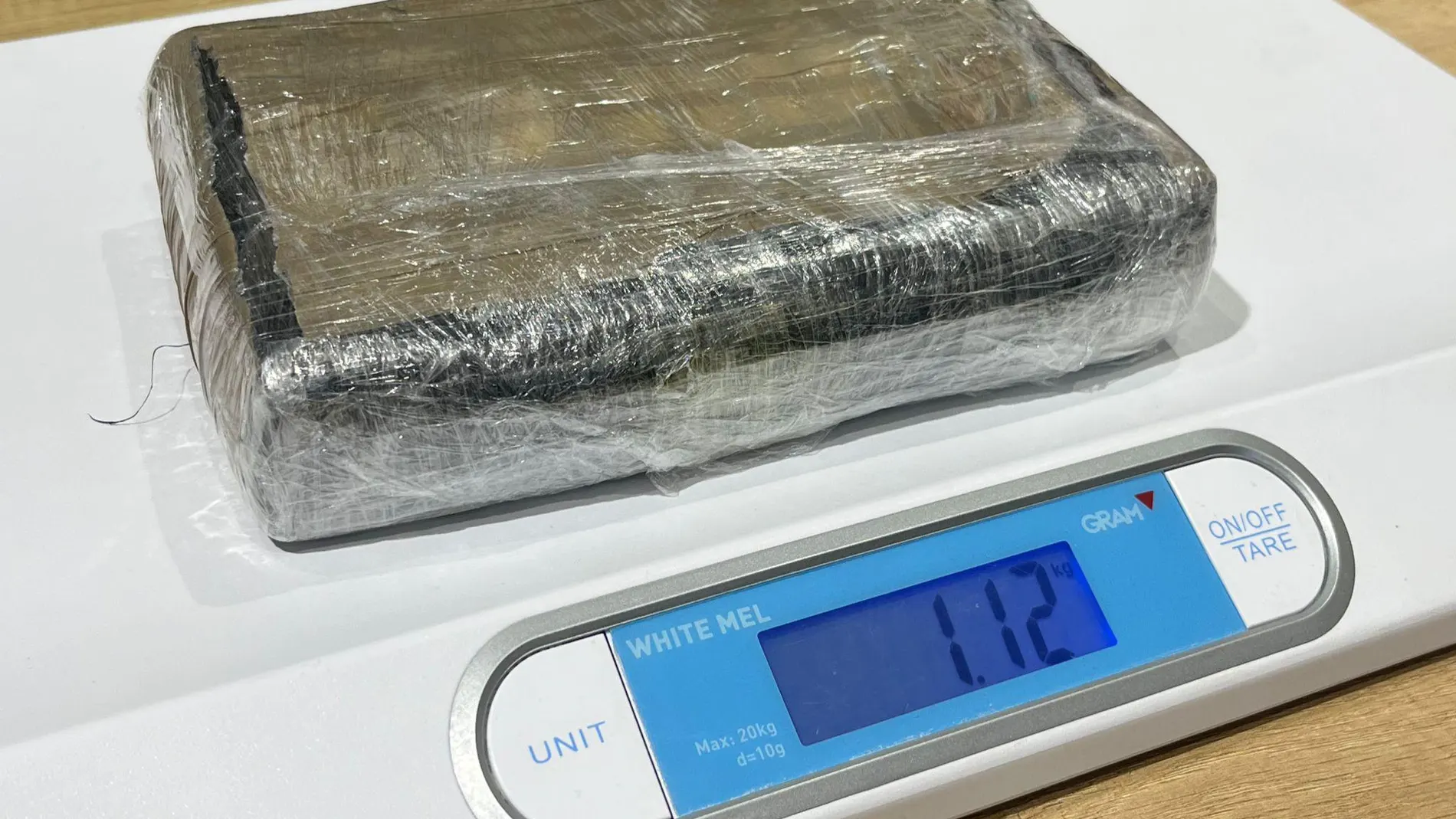 El paquete de cocaína que portaba este narco en su coche en Madrid