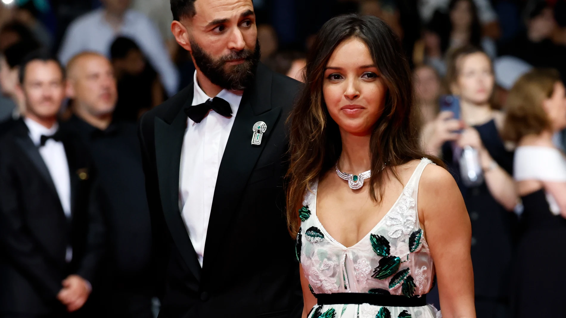 CANNES (France), 23/05/2025.- Karim Benzema (L) and Lyna Khoudri attend the premiere of '13 Jours 13 Nuits (13 Days 13 Nights)' during the 78th annual Cannes Film Festival, in Cannes, France, 23 May 2025. The film festival runs from 13 to 24 May 2025. (Cine, Francia) EFE/EPA/GUILLAUME HORCAJUELO