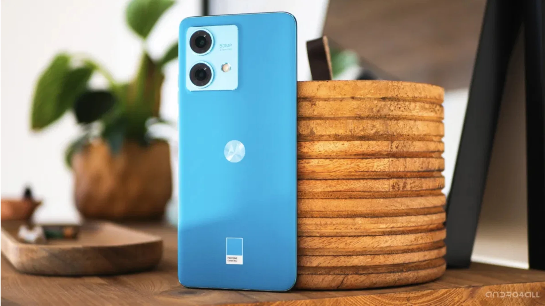 El motorola Edge 50 Neo es uno de los móviles de la marca que no se actualizarán a Android 16