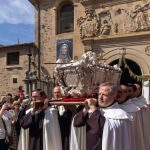 Traslado del cuerpo de Santa Teresa de Jesús a su sepulcro en Alba de Tormes (Salamanca)