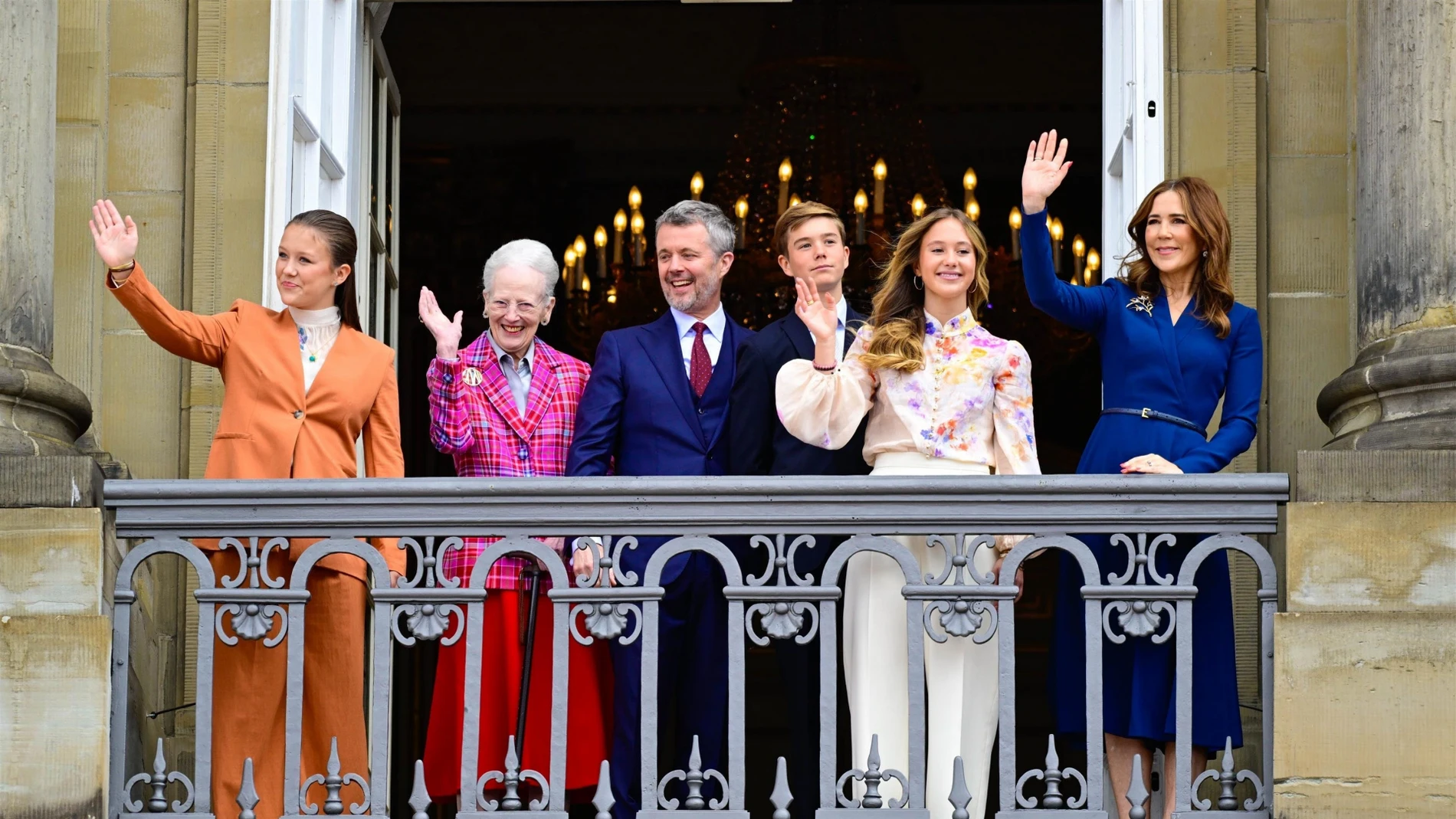 El posado de la familia real danesa por el 57 cumpleaños del rey Federico X