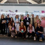 Escritores viajan en el Tren de la Cultura a Valencia: "Se merece todo el cariño por el tiempo de desesperanza"
