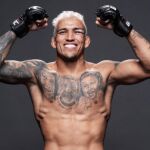 Charles Oliveira vuelve a lanzar un aviso a Topuria: "Voy a noquearle, eso es en serio"