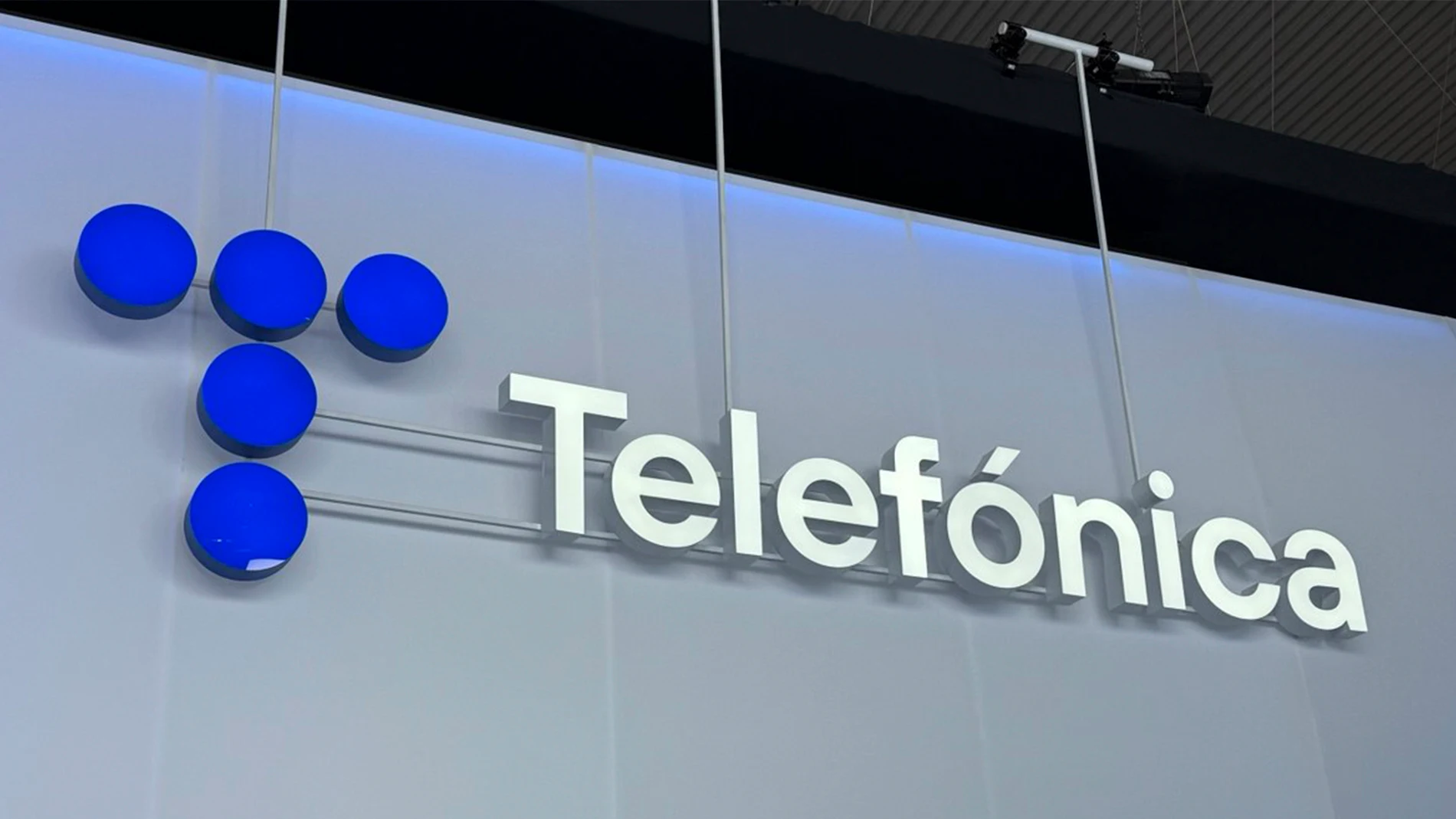 Telefónica cierra sus centrales de cobre, y con ello dice adiós al ADSL