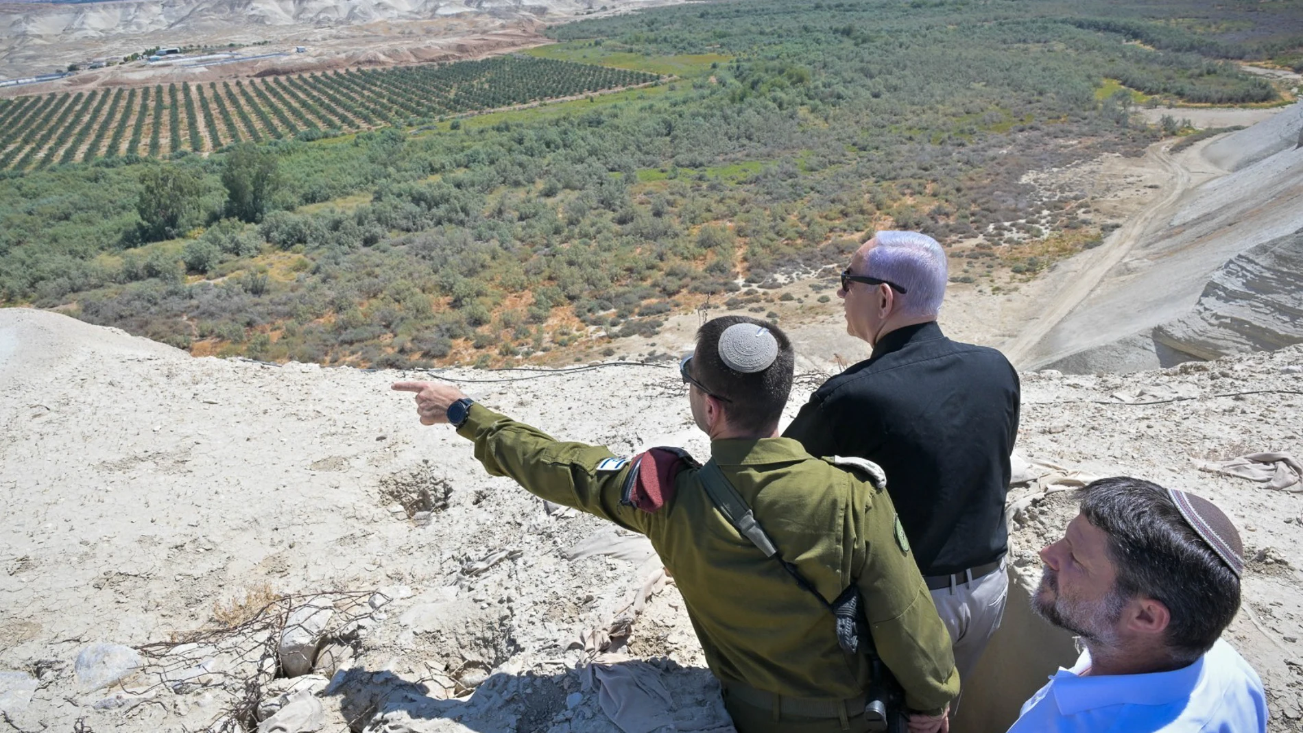 (Foto de ARCHIVO) September 11, 2024, Jordan Valley, Israel: Israeli Prime Minister BENJAMIN NETANYAHU and Finance Minister BEZALEL SMICH visit the Jordan Valley following military activity in the region and a terror attack at the Jordanian Israeli Allenby Bridge border crossing. Netanyahu was briefed, observed the Israel Jordan border and met with fighters from the Kfir Brigade Lions of the Jordan Battalion and the Prison Service Masada Unit. Europa Press/Contacto/Kobi Gideon/Israel Gpo 1...