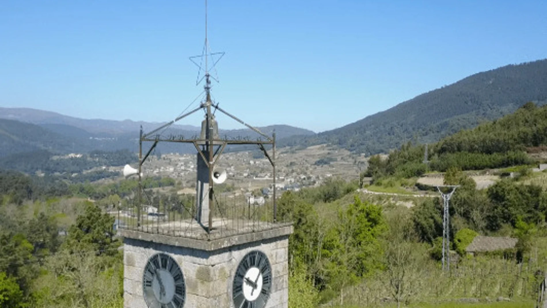 Torre del reloj de A Arnoia.
