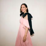 Tamara Falcó con un diseño de su colección.