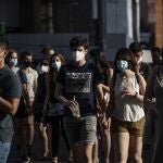 El SARS-CoV-2 surgió en China, pero sus variantes en India, Europa y África causando sucesivas olas en todo el mundo