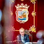 El alcalde de Málaga, Francisco de la Torre, hoy durante el pleno del Ayuntamiento