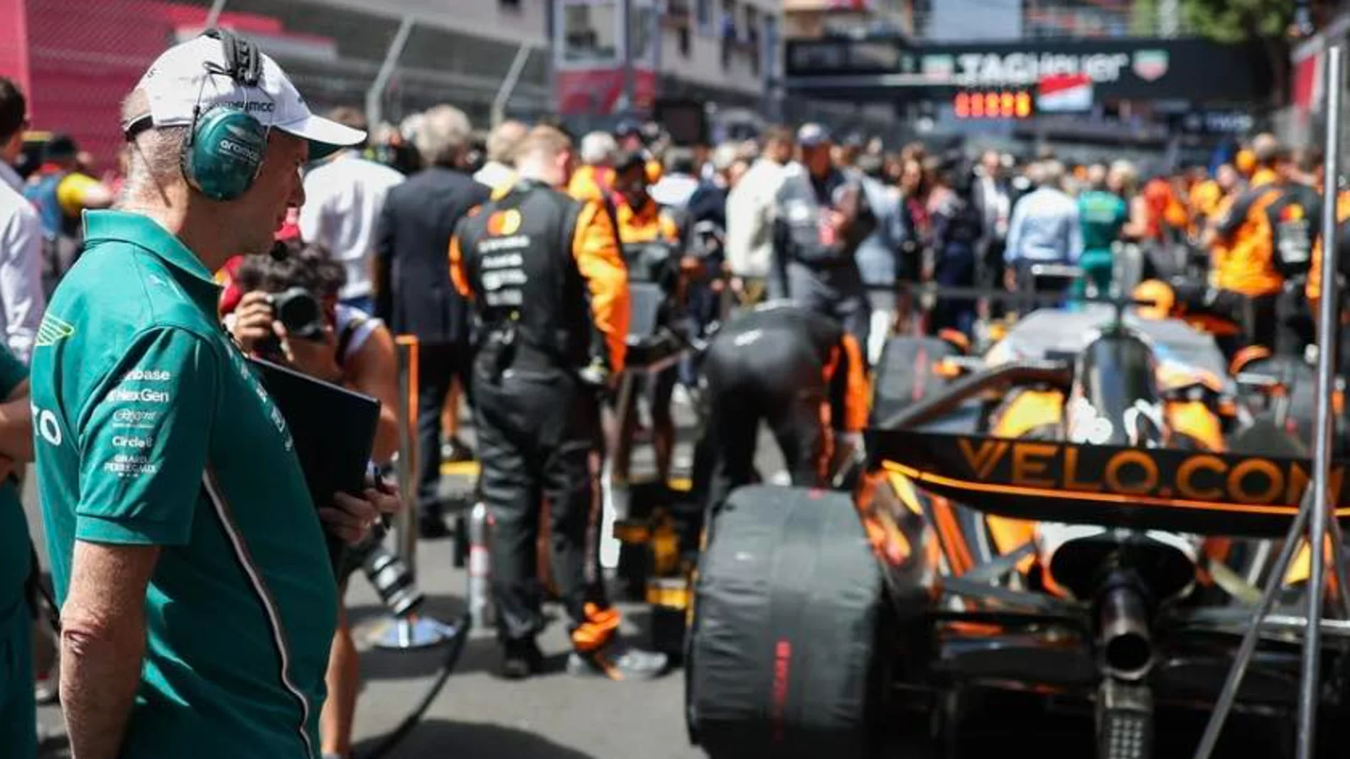 Adrián Newey espiando a McLaren