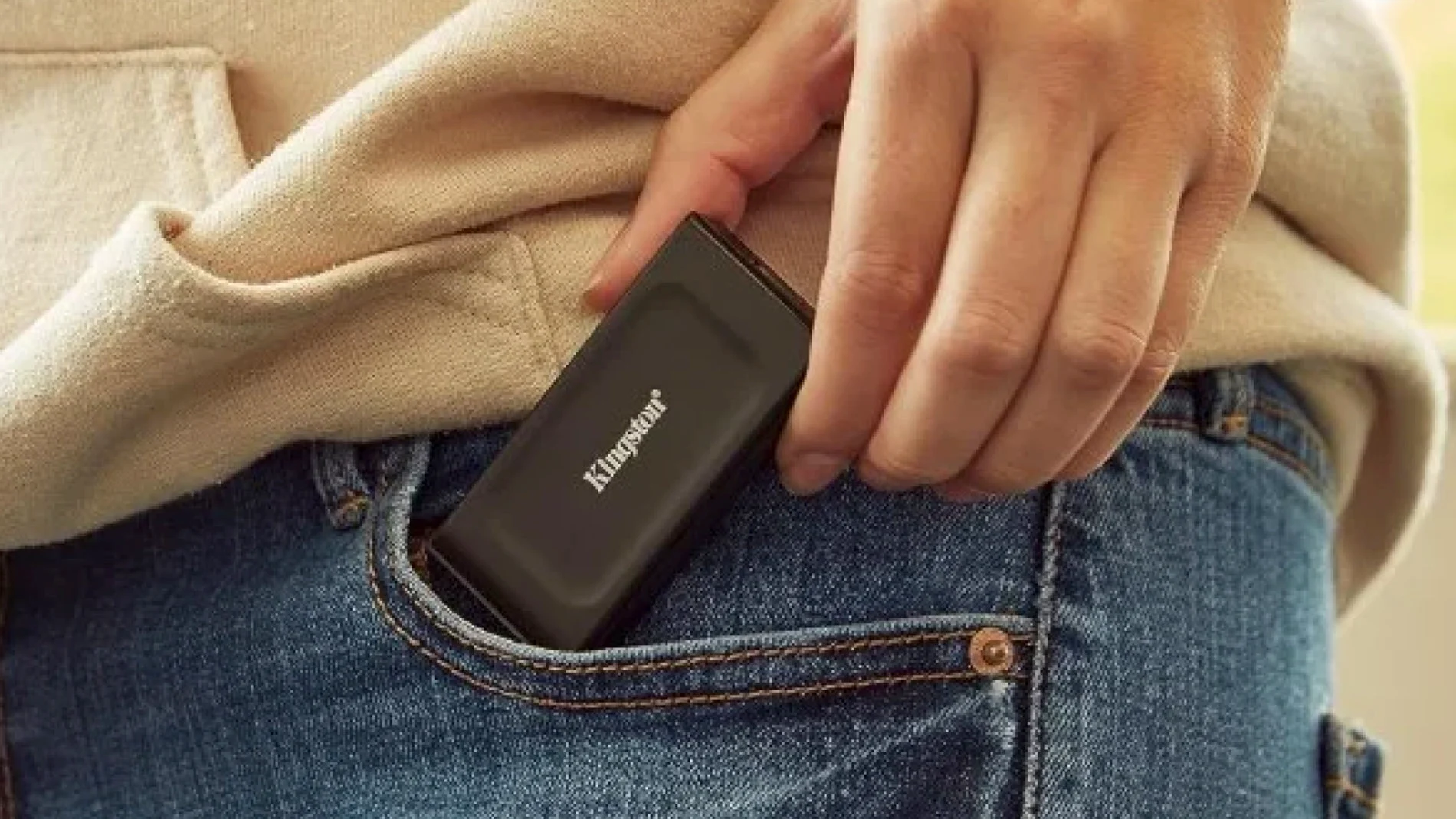 Este SSD, que es pequeño y compacto, apenas pesa 29 gramos