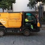 Una máquina barredora en Sevilla