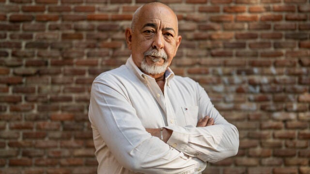 El escritor cubano Leonardo Padura, el jueves 29 de mayo en el patio de la Residencia de Estudiantes en el CSIC.