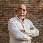 El escritor cubano Leonardo Padura, el jueves 29 de mayo en el patio de la Residencia de Estudiantes en el CSIC.