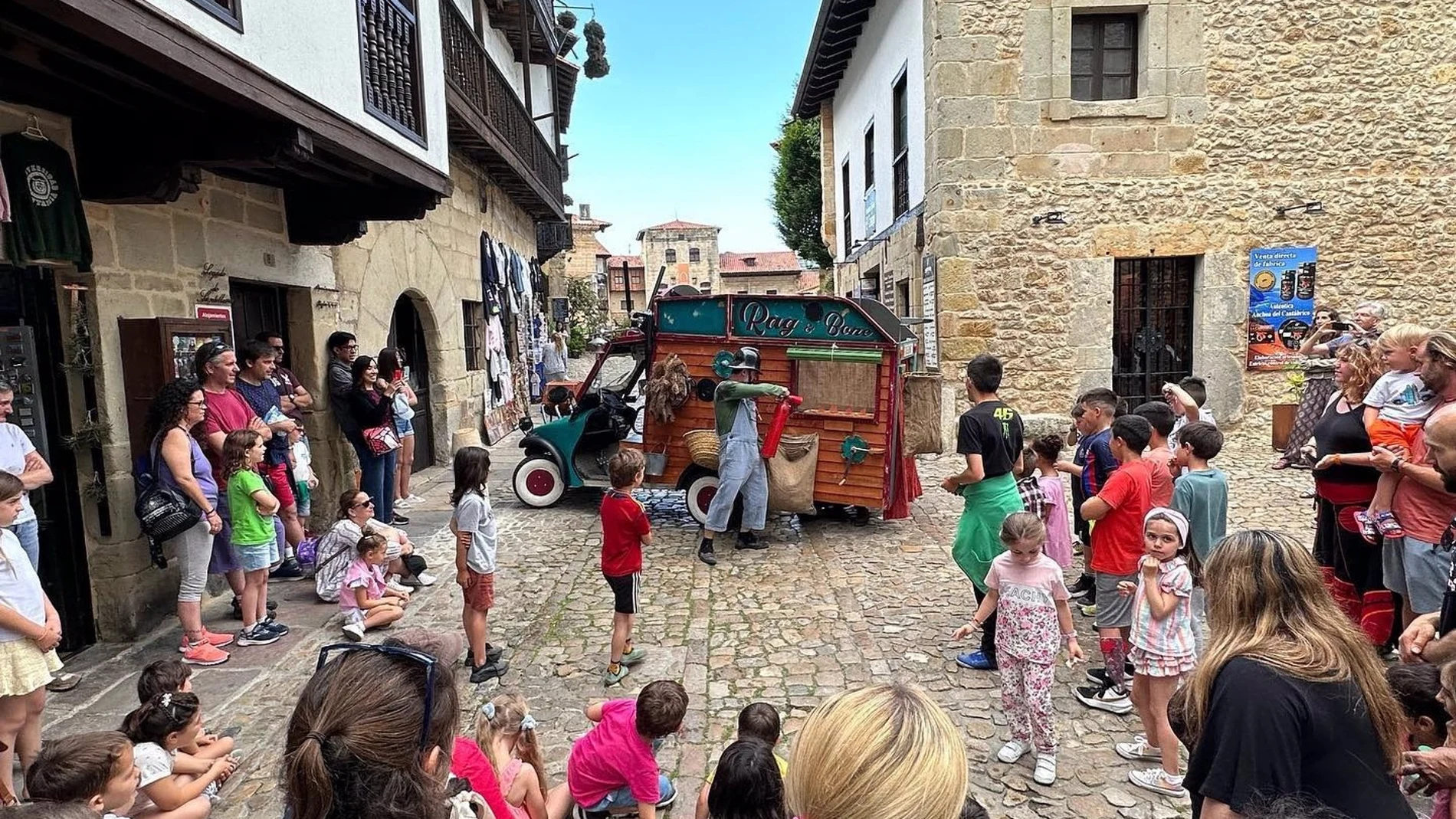 CANTABRIA.-Santillana del Mar celebra este fin de semana el Festival de Títeres Bisóntere con más de 40 pases