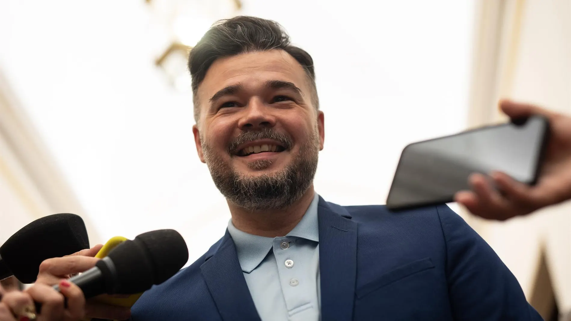 Economía.- Rufián se juega una comida a que Yolanda Díaz no saca la reducción de jornada porque a Junts no le interesa