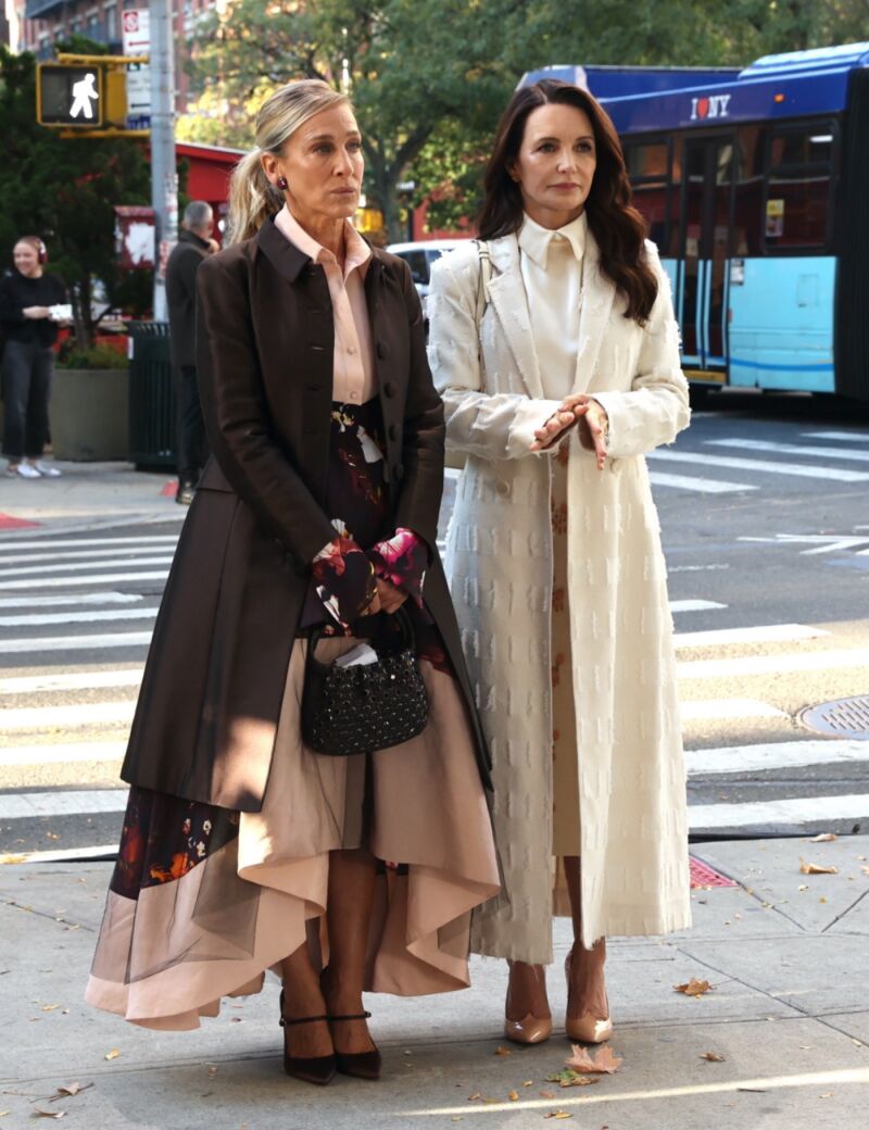 Sarah Jessica Parker y Kristin Davis en una escena de 'And Just Like That 3'.
