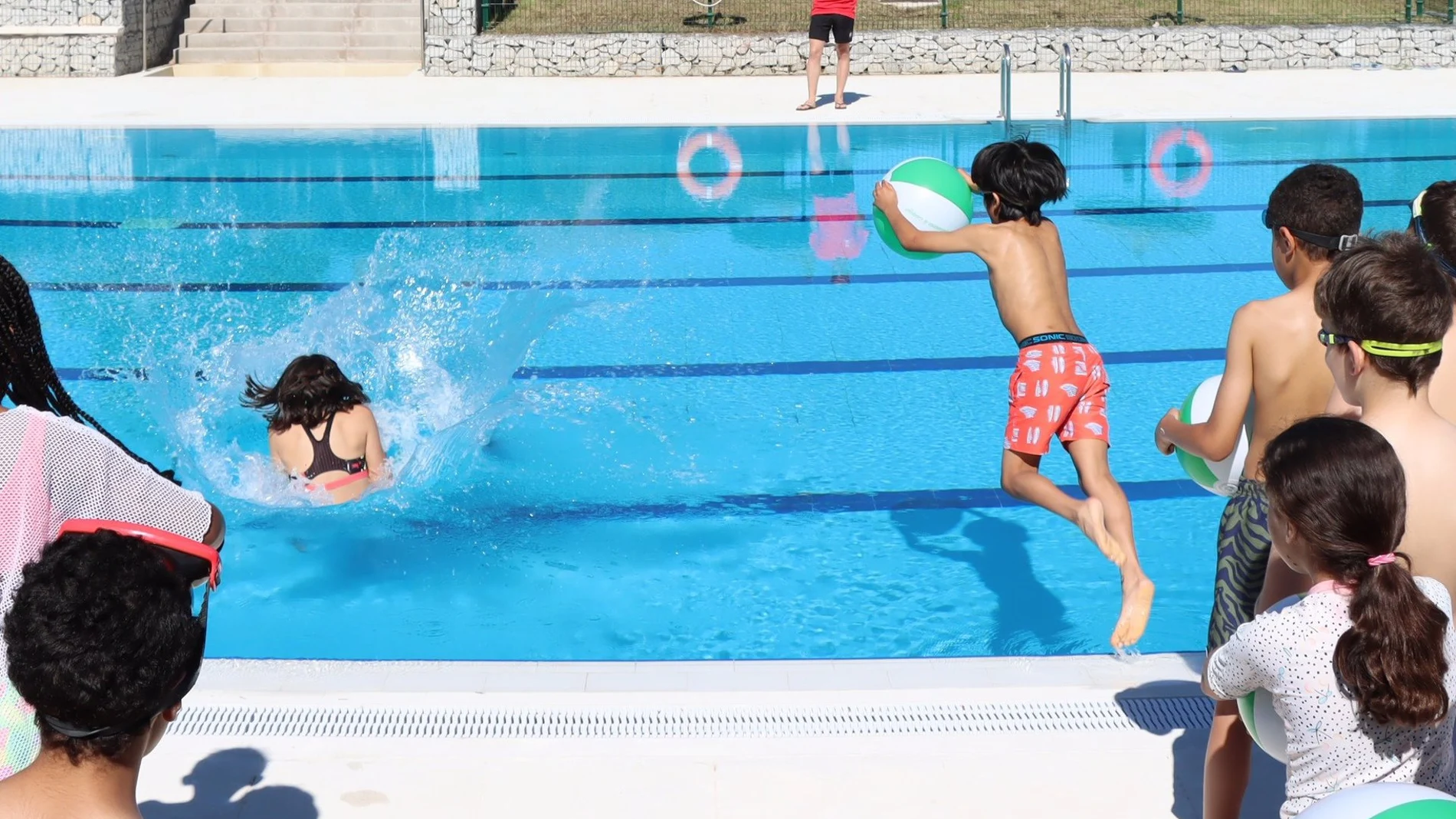 MADRID.-Galapagar.- La piscina municipal abre sus puertas este sábado