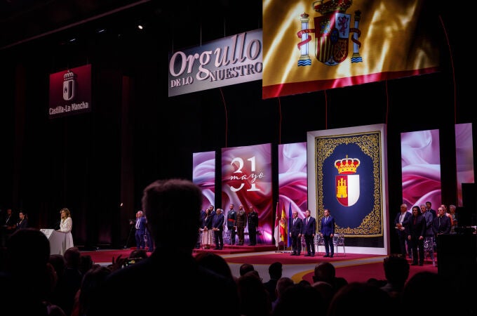 La sociedad de Castilla-La Mancha reconoce una década de prosperidad que es fiel reflejo del nuevo Estatuto de Autonomía.
