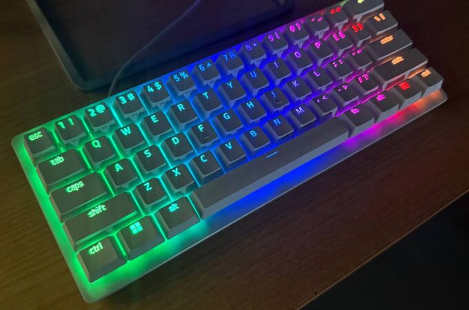 Un teclado mini pensado para grandes jugadores