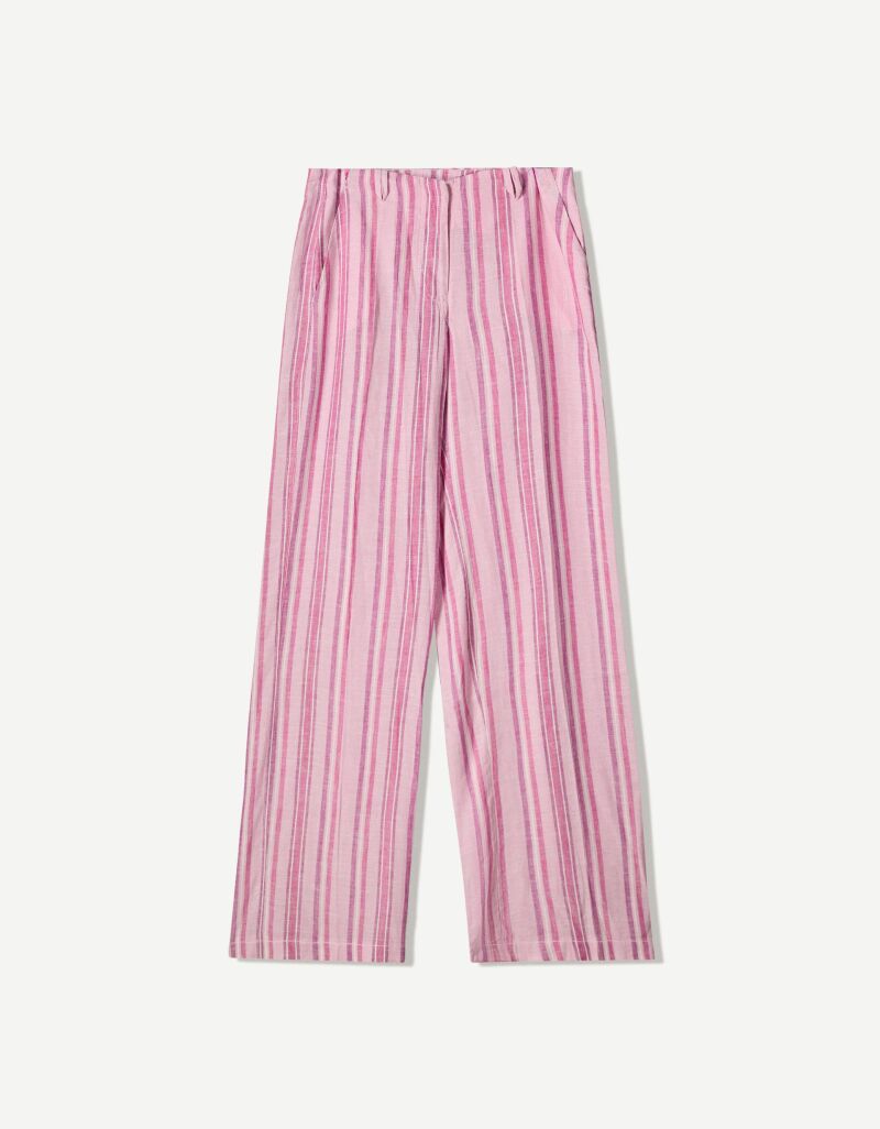 Pantalones de rayas.
