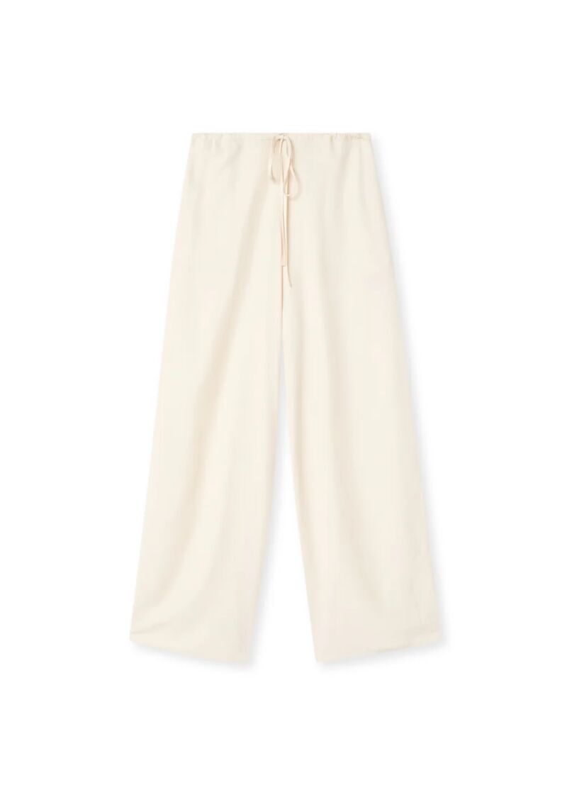 Pantalón tico.