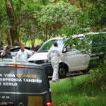 Hallan dos cadáveres dentro de un coche calcinado en Campo Lameiro (Pontevedra)